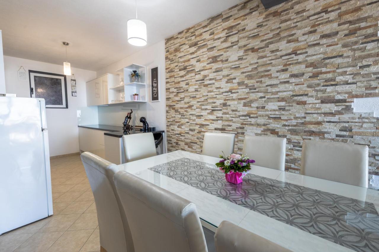 Apartment Dany - Free Beach Parking Makarska Extérieur photo